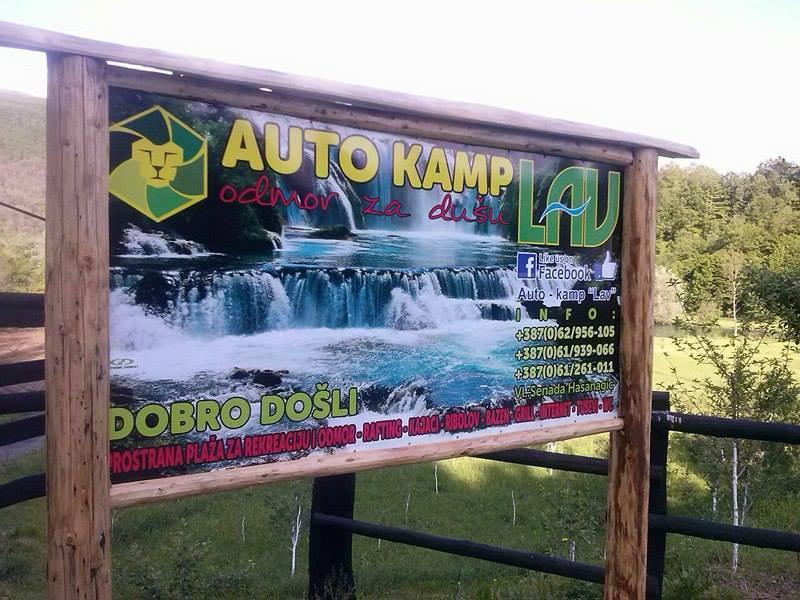 Hotel Auto Kamp Lav Kulen Vakuf Exterior foto